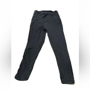 Grey lululemon crop leggings women’s size 4
